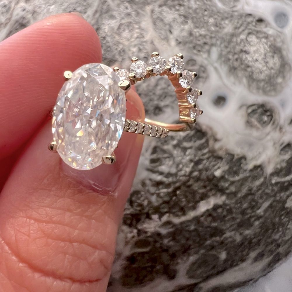 4ct oval cut crushed iced sparkling engagement ring set - Picture 10 of 17